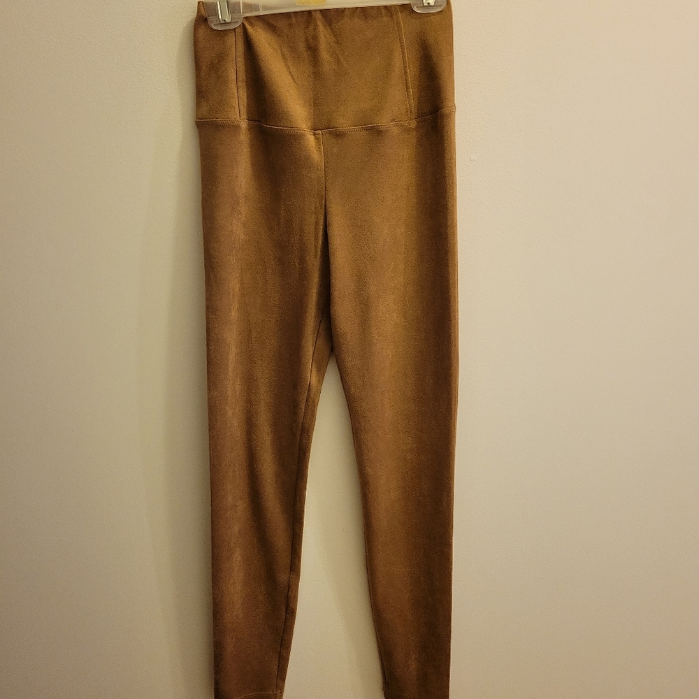Aritzia Wilfred Free faux suede leggings